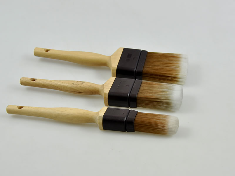 professional decorators paint brushes